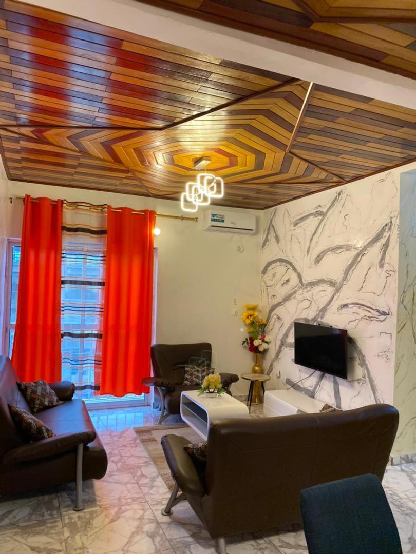 Cave Royale - Chambres-Studios-Apparts Meubles - Logpom Hopithal Des Soeurs Apres Camara Laye Ντουάλα Εξωτερικό φωτογραφία