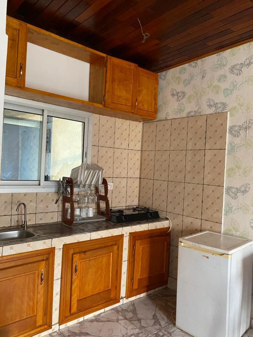 Cave Royale - Chambres-Studios-Apparts Meubles - Logpom Hopithal Des Soeurs Apres Camara Laye Ντουάλα Εξωτερικό φωτογραφία
