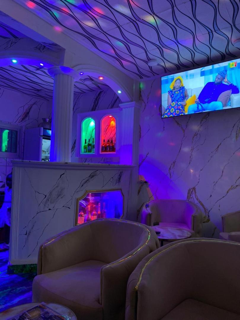 Cave Royale - Chambres-Studios-Apparts Meubles - Logpom Hopithal Des Soeurs Apres Camara Laye Ντουάλα Εξωτερικό φωτογραφία